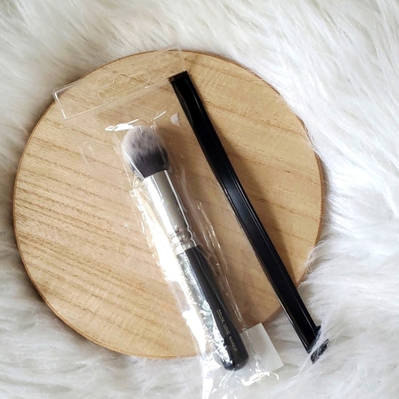Zoeva 135 Petit Face Definer Brush - Picture 3 of 5